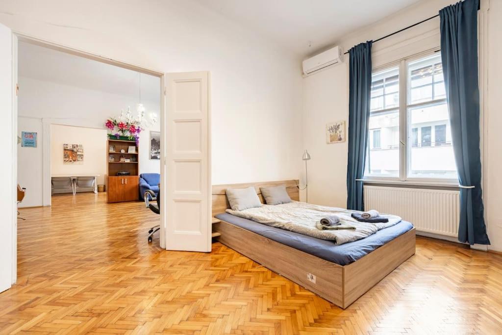 prince Kinizsi apartment Budapest Extérieur photo