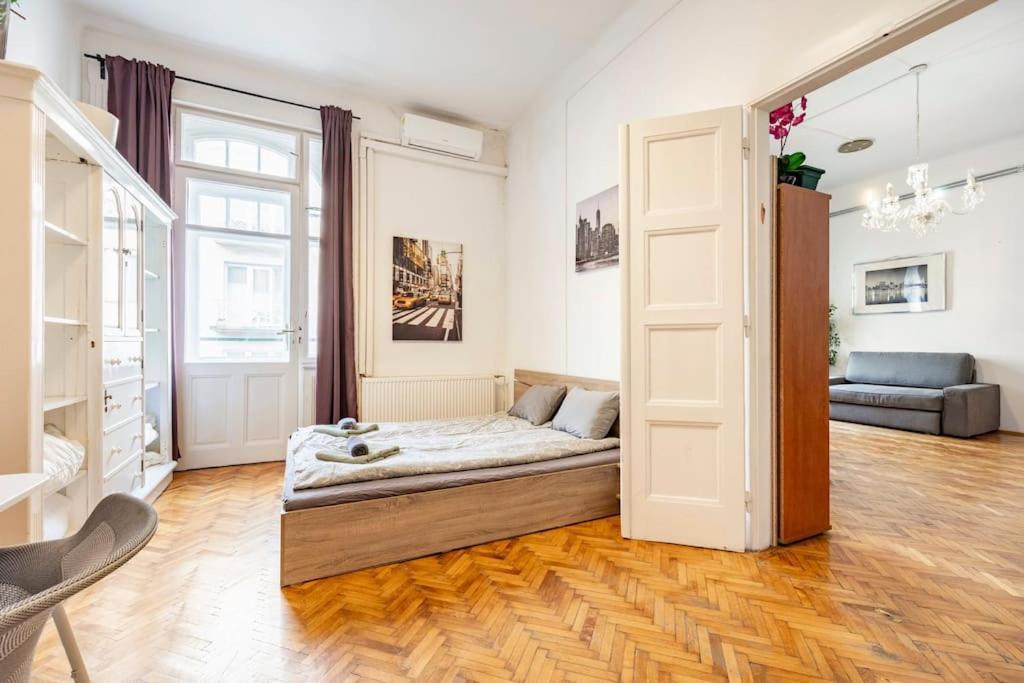 prince Kinizsi apartment Budapest Extérieur photo