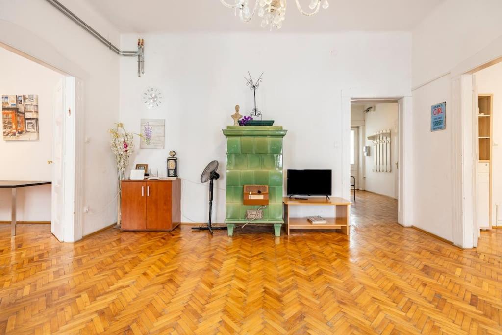 prince Kinizsi apartment Budapest Extérieur photo