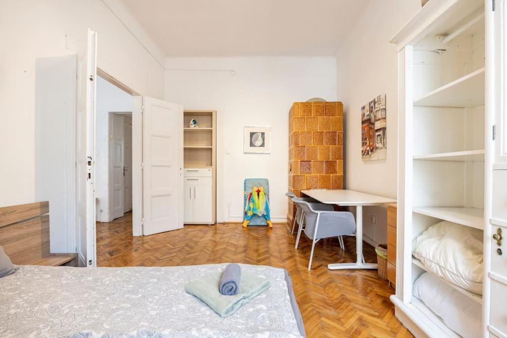 prince Kinizsi apartment Budapest Extérieur photo