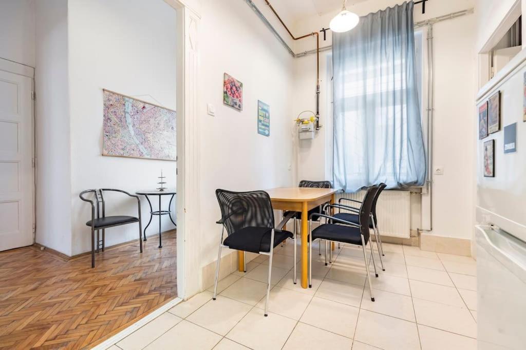 prince Kinizsi apartment Budapest Extérieur photo